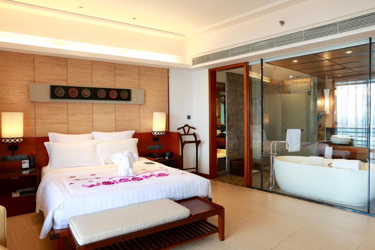 Pullman Oceanview Sanya Bay Resort & Spa ภายนอก รูปภาพ