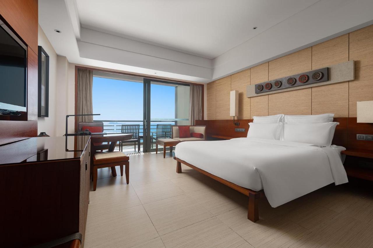 Pullman Oceanview Sanya Bay Resort & Spa ภายนอก รูปภาพ